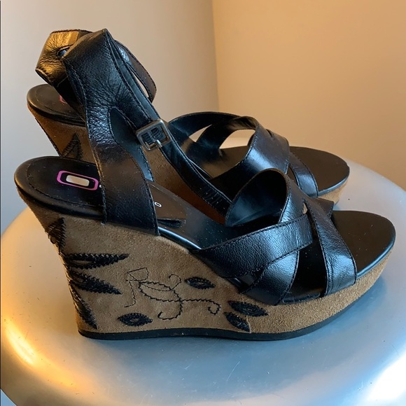 Beautiful black wedge sandals - Picture 1 of 4